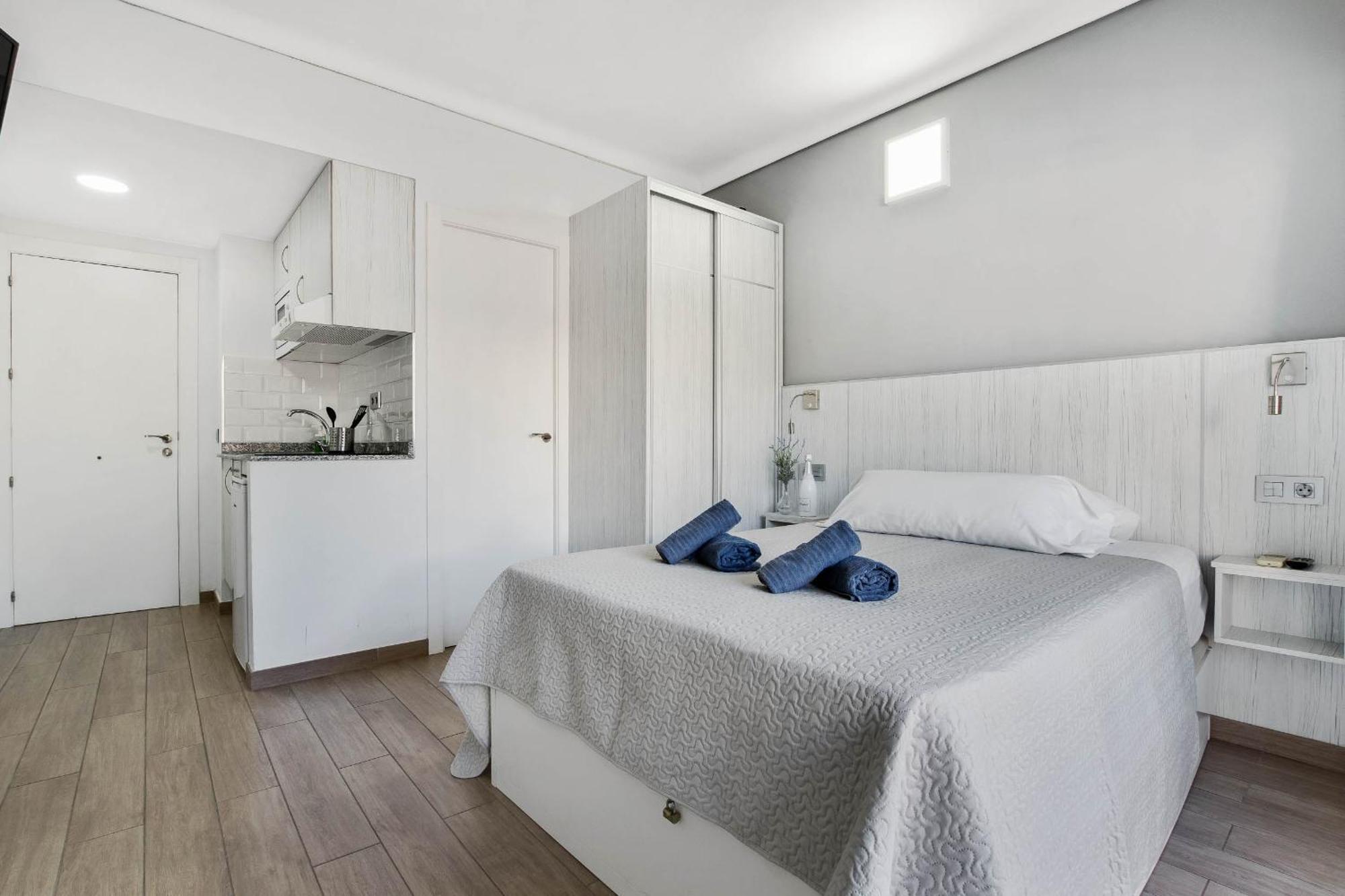 Carihuela Palace 418 By Ivi Real Estate ตอร์เรโมลิโนส ภายนอก รูปภาพ