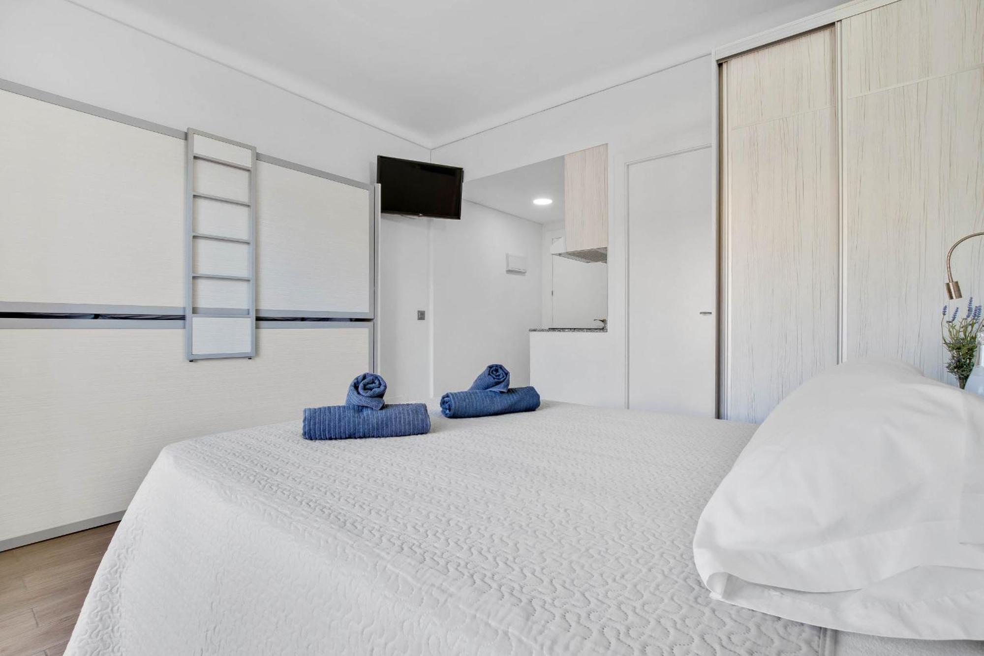 Carihuela Palace 418 By Ivi Real Estate ตอร์เรโมลิโนส ภายนอก รูปภาพ