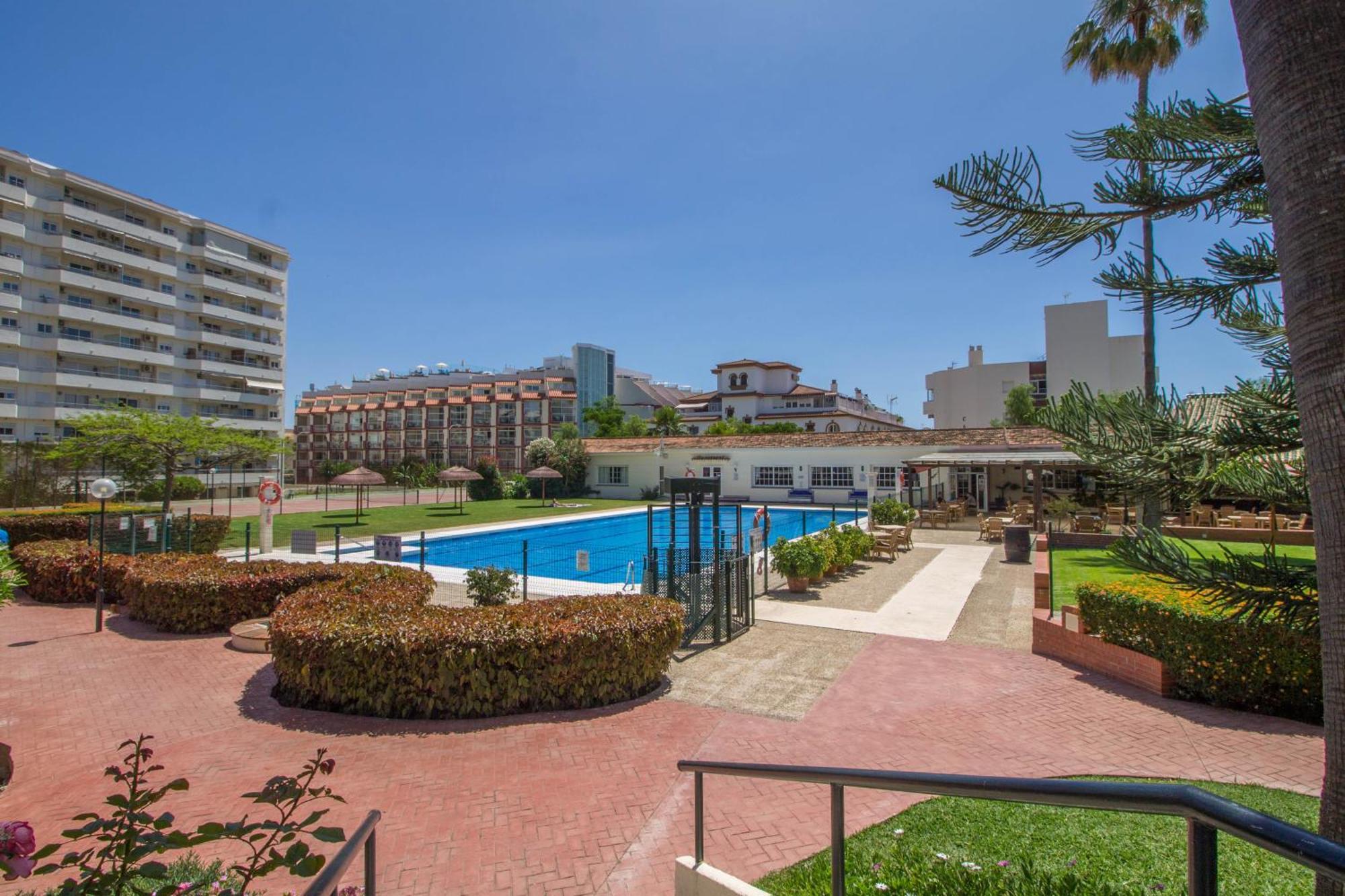 Carihuela Palace 418 By Ivi Real Estate ตอร์เรโมลิโนส ภายนอก รูปภาพ